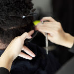 coupe des cheveux bouclés